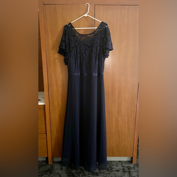 NAVY Elegant Blush Chiffon & Lace Evening Gown for Bridesmaid - Picture 3 of 6